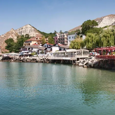 Beachside Bliss By Mery -balchik
