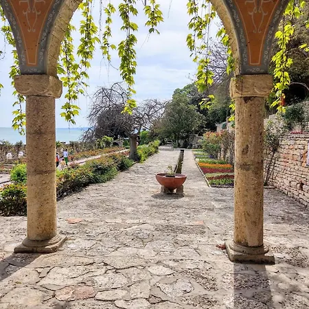 Apartman Beachside Bliss By Mery -balchik Balcsik