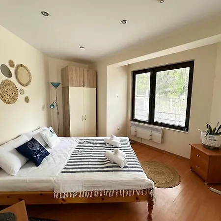Beachside Bliss By Mery -balchik Apartament